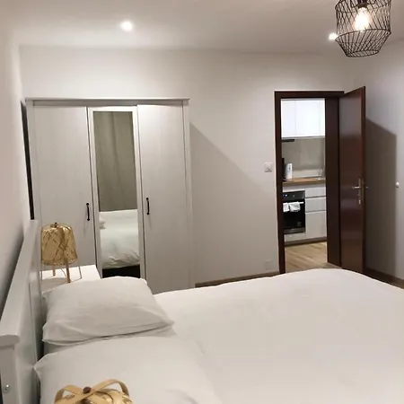 Joli Dans Maison Remise A Neuf דירה