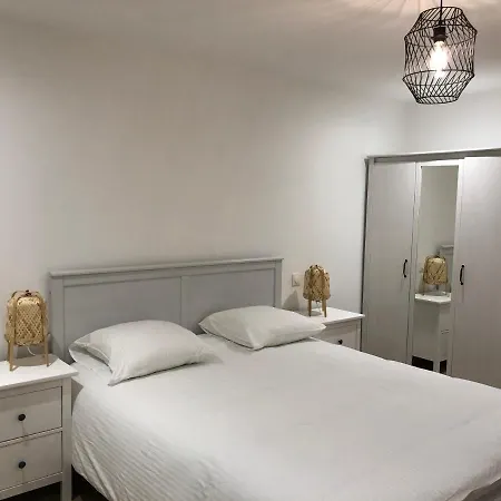 דירה Joli Dans Maison Remise A Neuf