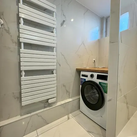 Joli Dans Maison Remise A Neuf דירה